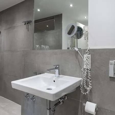 Skipper Daire Lubkow